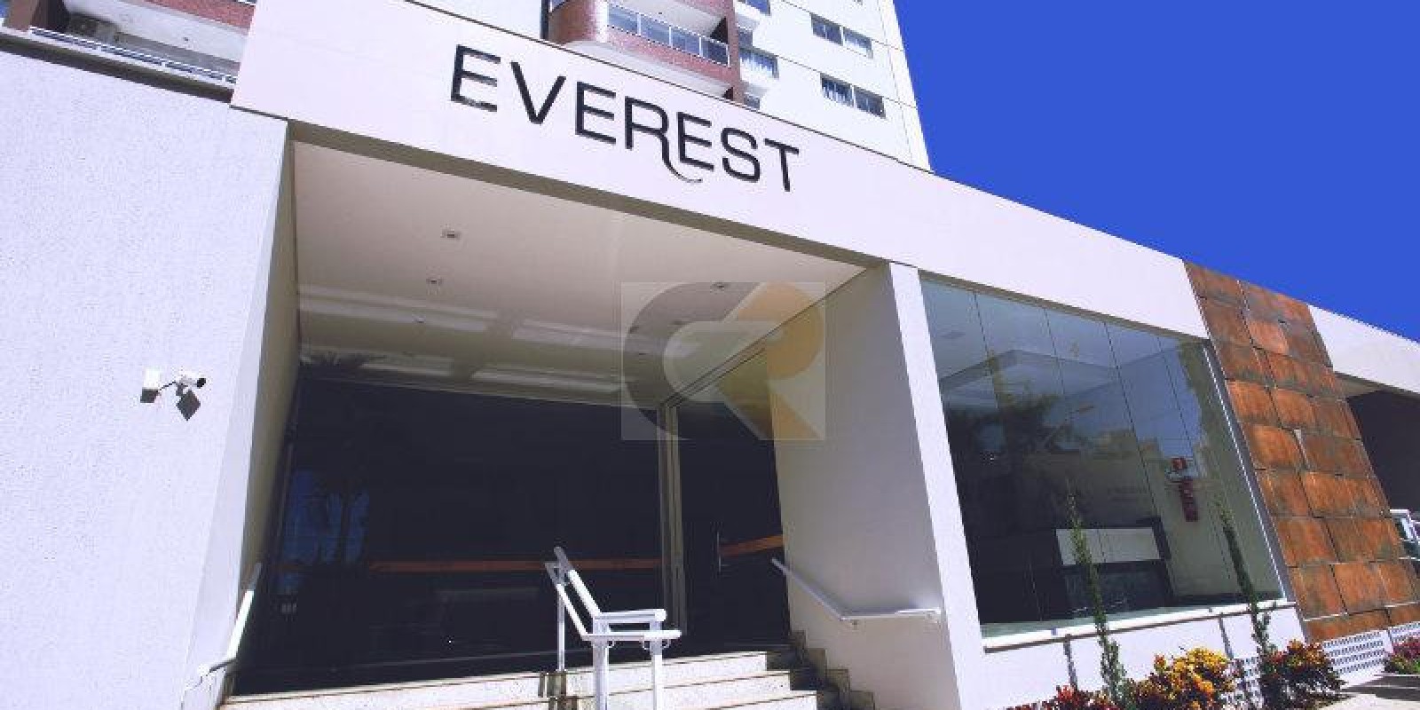 Apt EVEREST com sacada