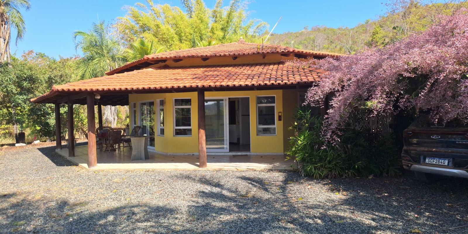 Casa na beira do Lago Corumba